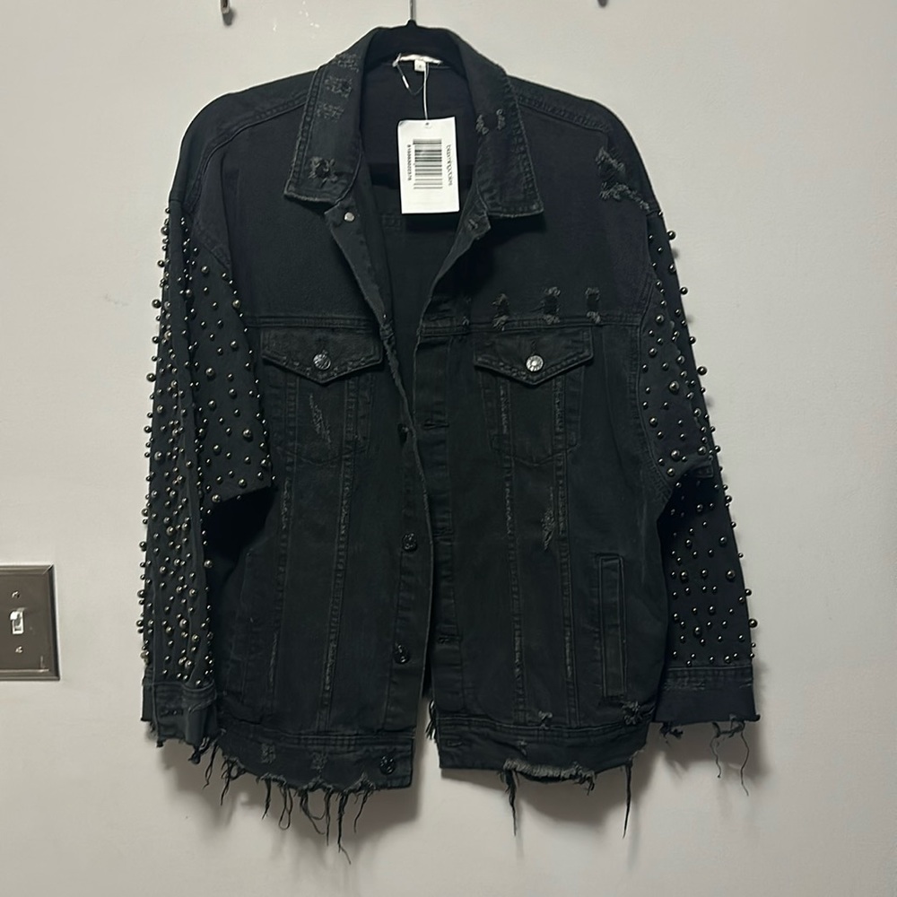 Bloomingdale’s Sunset + Spring black pearled jean jacket size L